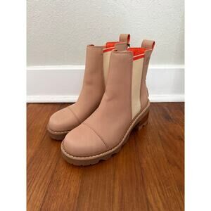 Sorel Women's Joan Now Chelsea Boot, size 6.5 NWT, Honest Beige